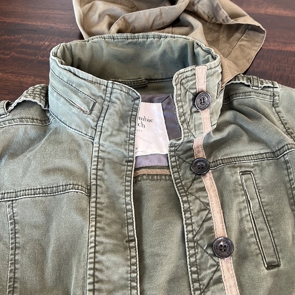 Cute jacket! - Picture 3 of 8